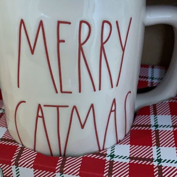 𝅺rae Dunn pet lovers coffee mugs. Christmas themed - Picture 4 of 4